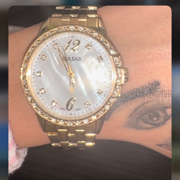 PreLoved Pulsar Gold-Tone Steel Crystal - Picture 3 of 4